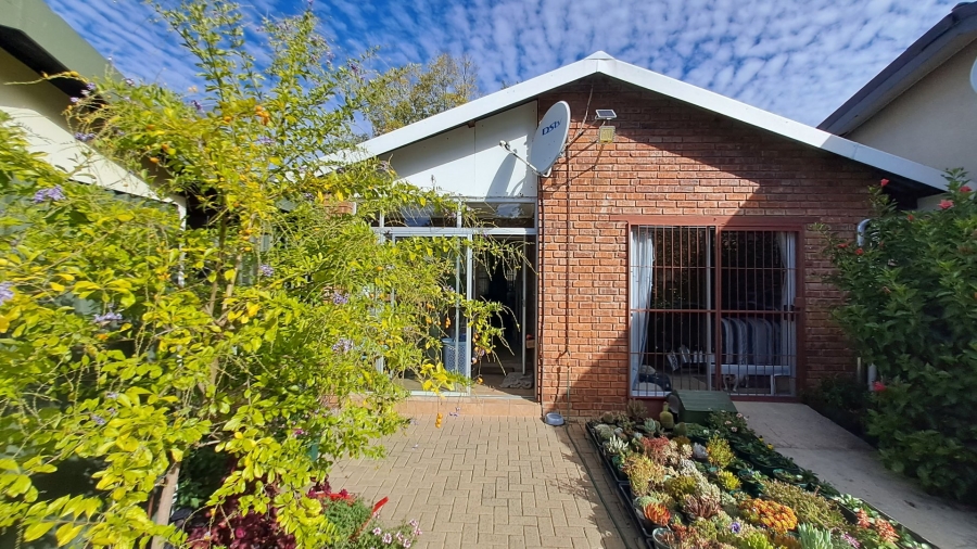 2 Bedroom Property for Sale in Fleurdal Free State